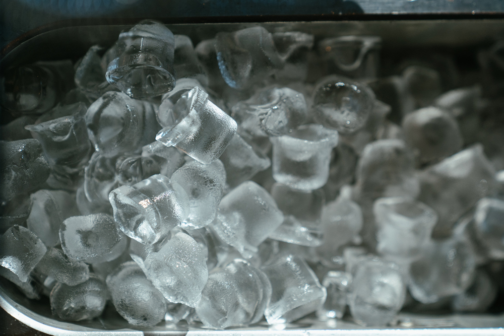 What Causes My Ice Maker to Freeze Up? - EasyIce